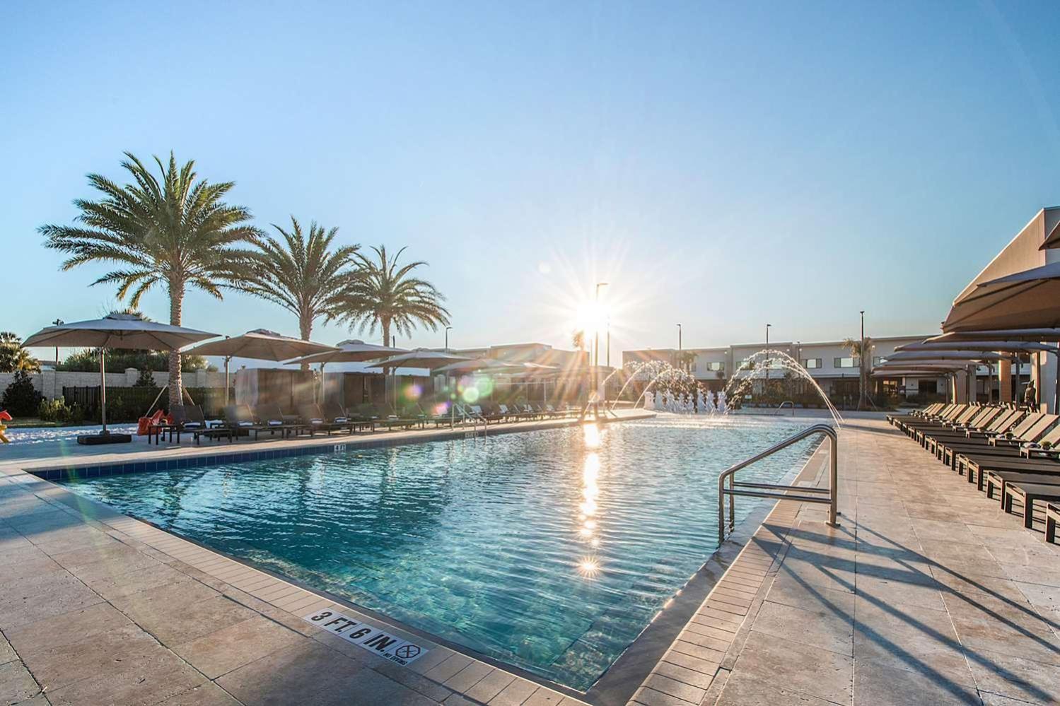 Luxury Home In Orlando With Private Hot Tub - 7 Min From Disney Parks - 3 Bedrooms And 4 Bathrooms! Esterno foto
